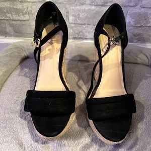 4+” rope wedges with black ankle strap and cushion black band across toes size 8